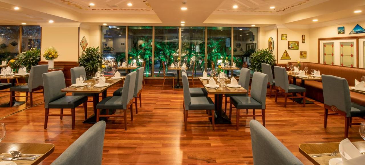 Sherwood Residence Ho Si Minh-város Kültér fotó The restaurant