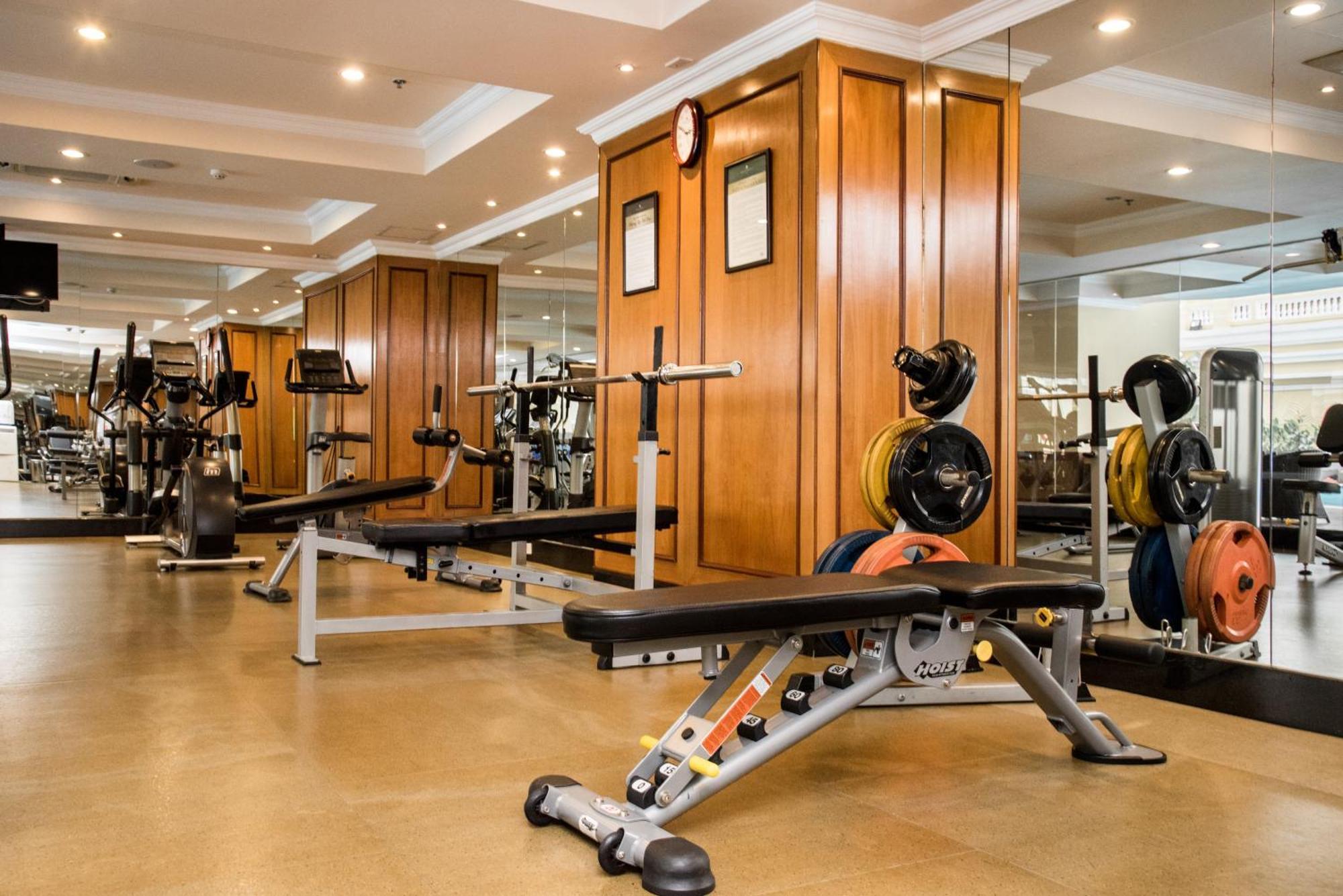 Sherwood Residence Ho Si Minh-város Kültér fotó The gym at the Taj Bengal